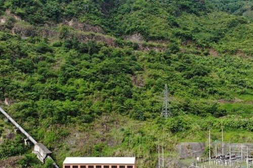 Vi phạm chứng khoán, loạt doanh nghiệp, cá nhân liên tục bị xử phạt