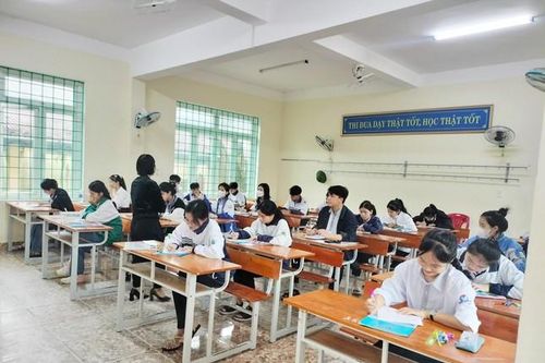 Sau đề Văn gây tranh cãi, đề thi HSG lớp 9 môn Tin học ở Quảng Bình bị nghi có sai sót