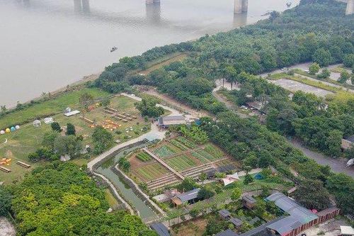 Khu vui chơi trên hành lang thoát lũ sông Hồng: Vẫn hoạt động bất chấp lệnh cấm