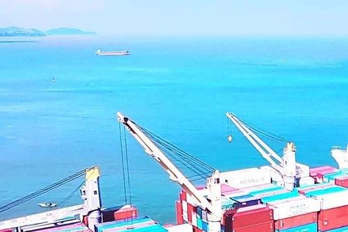Vận tải container qua cảng Chân Mây: Nỗ lực vượt 'sóng to, gió ngược'