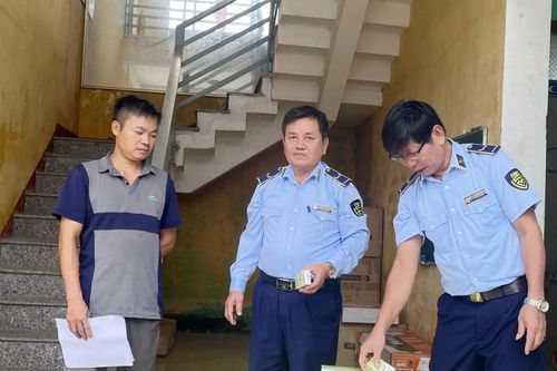Quảng Bình: Liên tiếp bắt giữ các vụ vận chuyển hàng hóa không rõ nguồn gốc