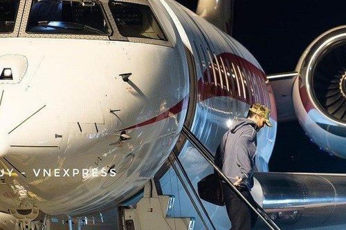 Maroon 5 đổ bộ Phú Quốc, fan hâm mộ háo hức chào đón thần tượng với nhiều màn độc đáo
