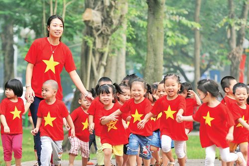 Cần xây dựng chiến lược phát triển con người bền vững để đất nước trường tồn