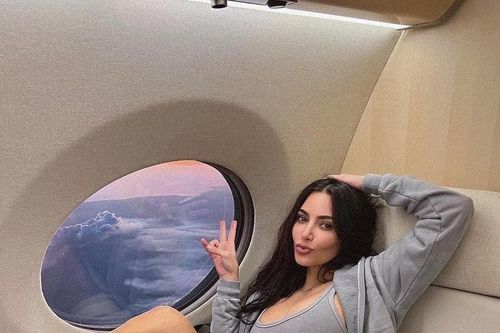 Có gì trong máy bay 150 triệu USD của Kim Kardashian?