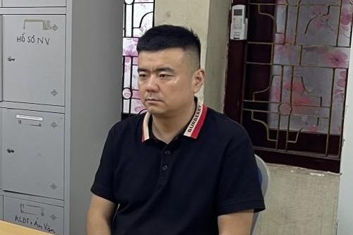 Định mò vào khu giải trí, người đàn ông lộ thân phận...trốn truy nã