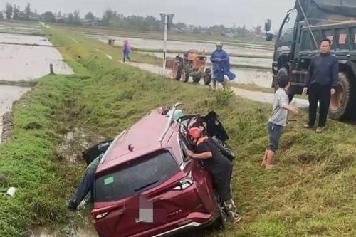 Hà Tĩnh: Tai nạn giao thông nghiêm trọng, nhiều người thương vong