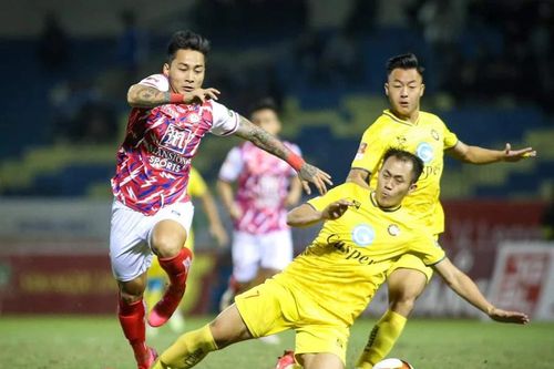 Sau hơn 3 năm không ghi bàn, cựu tiền đạo SLNA Hồ Tuấn Tài có được bàn thắng quý giá tại V.League