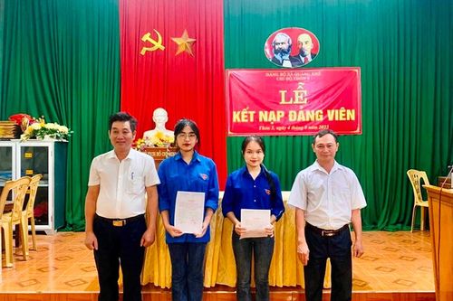 Quảng Xương: Chú trọng phát triển đảng viên trong khối trường học