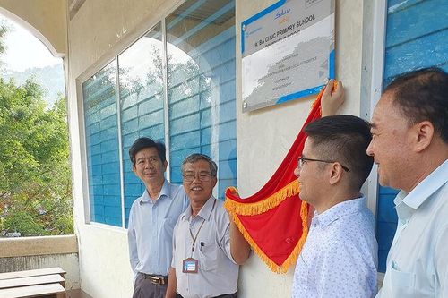 Hỗ trợ 3 phòng máy vi tính cho các trường tiểu học ở Ba Chúc