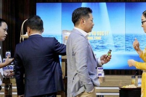 Shark Tank: Cả 'bể cá mập' xua tay startup công nghệ kiếm tiền từ... nước biển