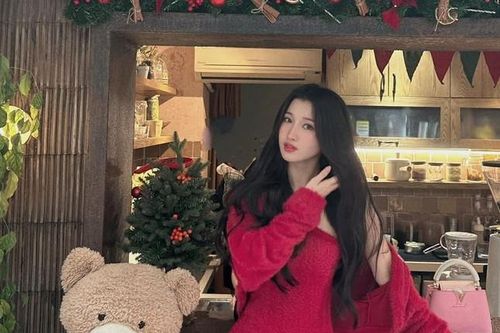 Xinh tươi đón Giáng sinh nhưng Á hậu Phương Nhi lại bị soi chỉnh sửa ảnh quá đà