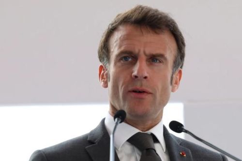 Tổng thống Pháp Macron thỏa hiệp để giành chiến thắng lập pháp