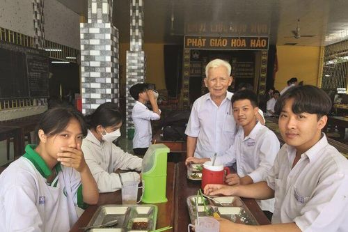 Chăm lo đời sống cho người khó khăn