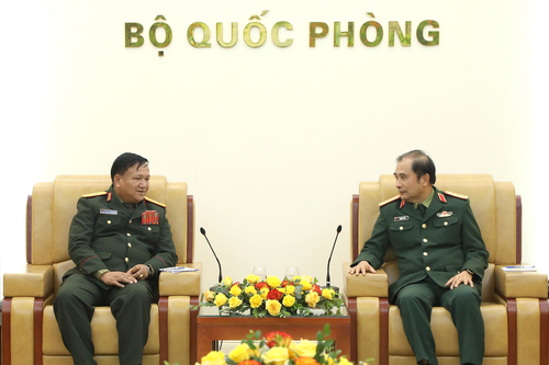 Thượng tướng Phùng Sĩ Tấn tiếp đoàn Bộ Tổng Tham mưu Quân đội nhân dân Lào