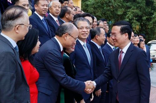 Các đại sứ cần 'tầm nhìn rộng, suy nghĩ sâu'