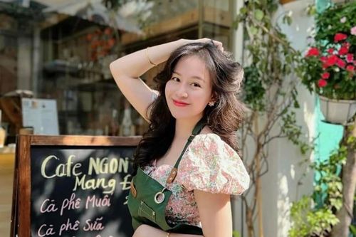 Bị khịa 'hết thời đi bán cafe', Bà Tưng nói gì?