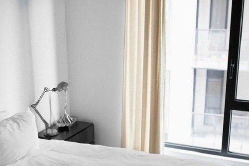 Tại sao chăn, ga ở khách sạn thường có màu trắng?
