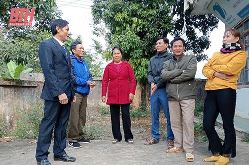 Người có uy tín - cầu nối ý Đảng, lòng dân