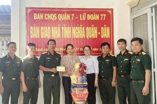 Lữ đoàn Phòng không 77 (Quân khu 7) phối hợp bàn giao nhà 'Tình nghĩa quân - dân'