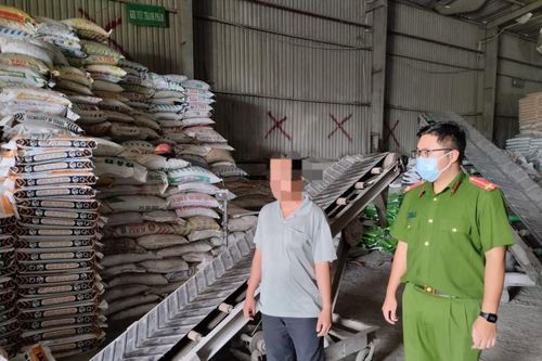 Bắt giám đốc công ty sản xuất phân bón giả