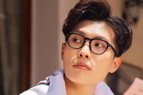 Nam ca sĩ vướng nợ nần năm 23 tuổi phải đi phục vụ quán cà phê, lái xe ôm