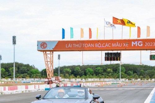 Siêu xe thể thao điện ra mắt thị trường ô tô Việt Nam