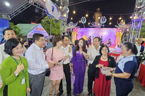 An Giang: Hơn 60 gian hàng tham gia mừng Xuân Giáp Thìn 2024