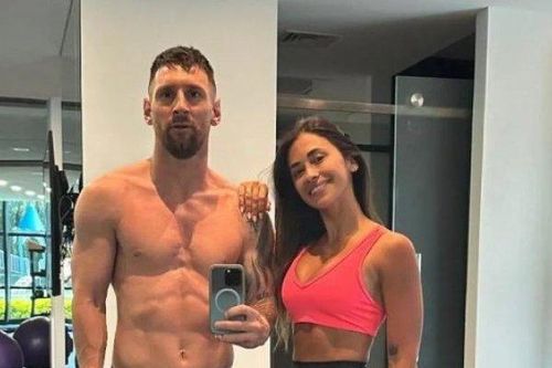 Messi đăng ảnh cùng vợ giữa ồn ào ngoại tình