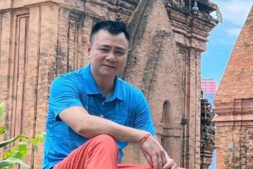 NSND Tự Long: Ngày xưa tôi đi bán kem, làm phụ hồ để kiếm tiền