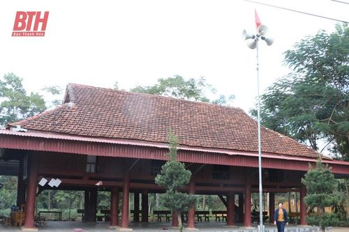 Về làng Như Áng