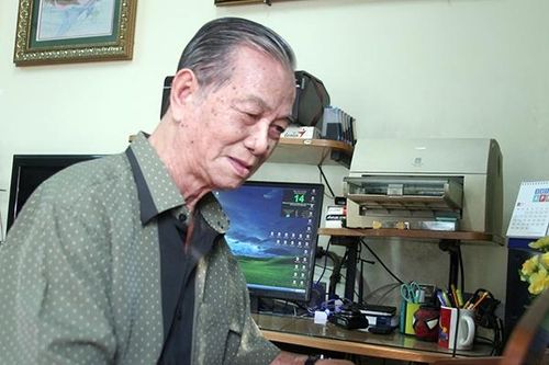 Như con tằm rút ruột nhả tơ