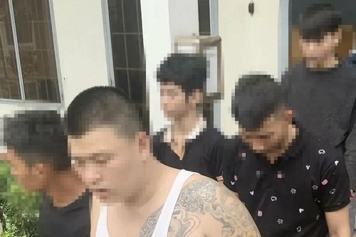 Bắt 5 đối tượng trong đường dây buôn bán ma túy