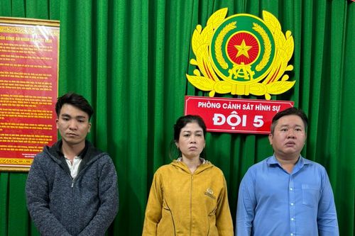Hai nhà hàng cho tiếp viên múa khỏa thân, bán dâm giá 6 triệu đồng/đêm/người