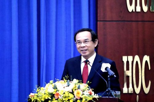 Thành phố mang tên Bác vượt qua 'cơn gió ngược' và duy trì phục hồi