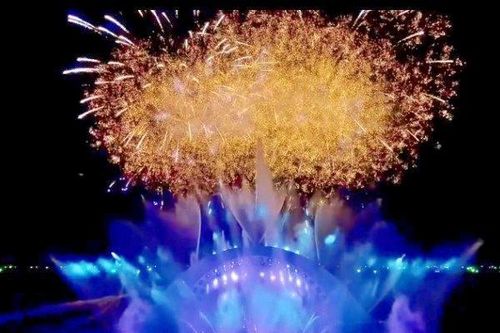 Không khí sôi động, hàng ngàn người chờ đón năm 2024