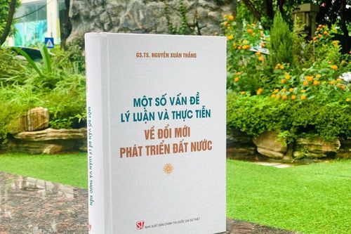 Sách phân tích những vấn đề đổi mới phát triển đất nước