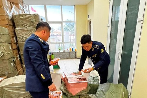 Hà Nội: Tạm giữ gần 20.000 sản phẩm mỹ phẩm có dấu hiệu nhập lậu