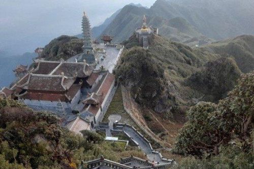 Tin tức 24h qua: Đầu năm mới, đỉnh Fansipan xuất hiện băng giá