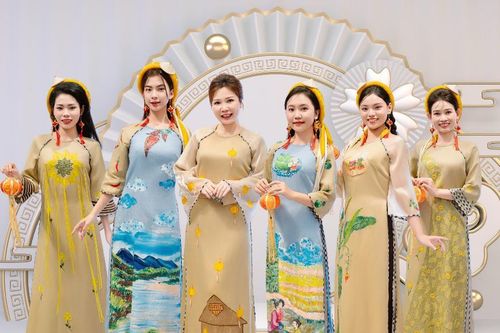Đặc sản mỳ Quảng thành nguồn cảm hứng trong bộ sưu tập trình diễn áo dài nơi tôi sinh ra
