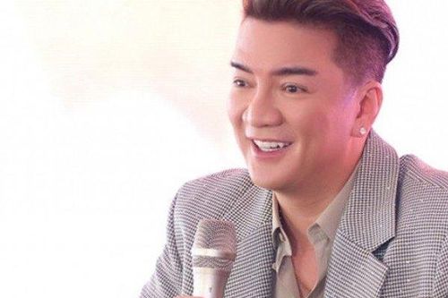 Đàm Vĩnh Hưng: 'Tôi hạn chế đưa con lên sân khấu'