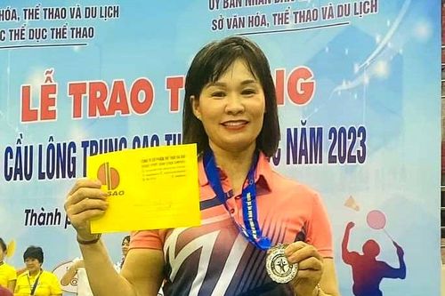 'Nữ hoàng' sân cầu