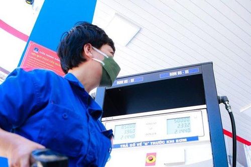 Chuyển hồ sơ vụ sai phạm xăng dầu của cán bộ thuộc diện Bộ Chính trị quản lý