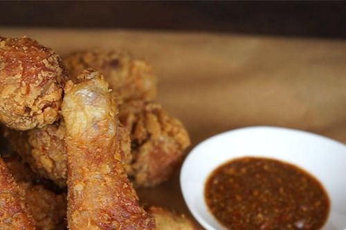 Đổi mới thực đơn mỗi ngày bằng món gà rán ướp sả, ăn là mê