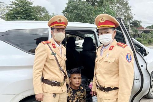 CSGT Quảng Trị đón lõng kẻ vận chuyển lượng lớn ma túy