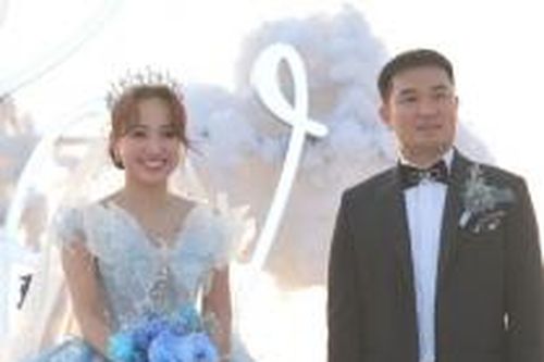 Dàn sao Việt rạng rỡ tại đám cưới Vân Hugo
