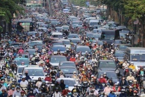 Kẹt xe kinh hoàng qua hiện trường vụ TNGT ở cửa ngõ sân bay Tân Sơn Nhất