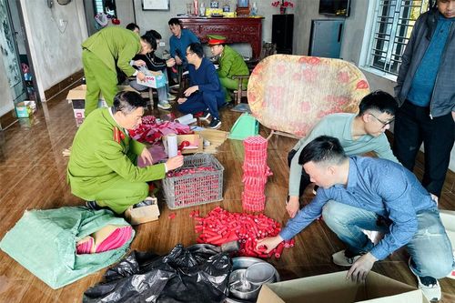 Bắt đối tượng sản xuất pháo nổ
