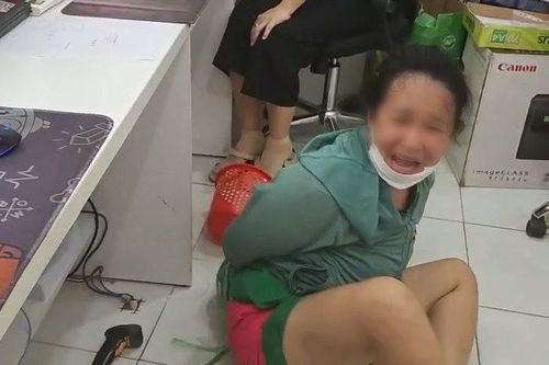 Rút dao uy hiếp nhân viên F88