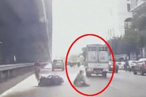 Vụ lái xe công nghệ bị húc ngã: Công an truy tìm tài xế lái xe biển số 21 gây tai nạn bỏ chạy