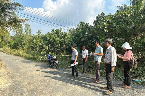 Kiểm tra 11 công trình giảm nghèo trên địa bàn huyện Tri Tôn